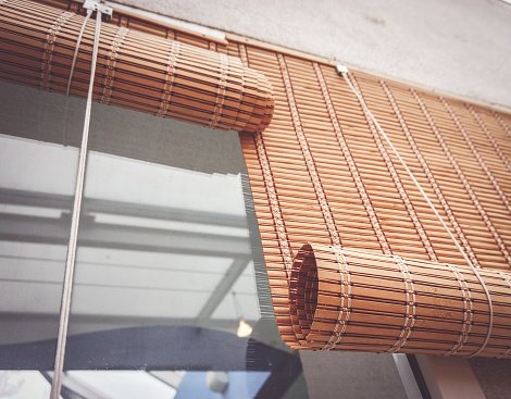 how to hang bamboo blinds
