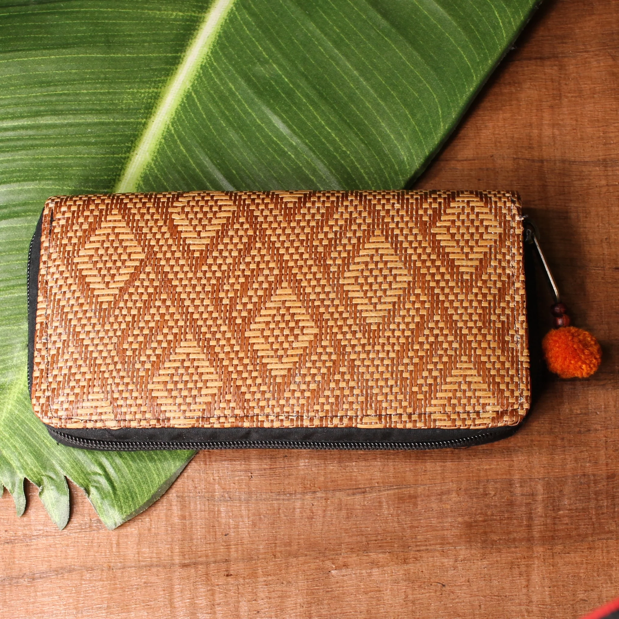are bamboo wallets still in style